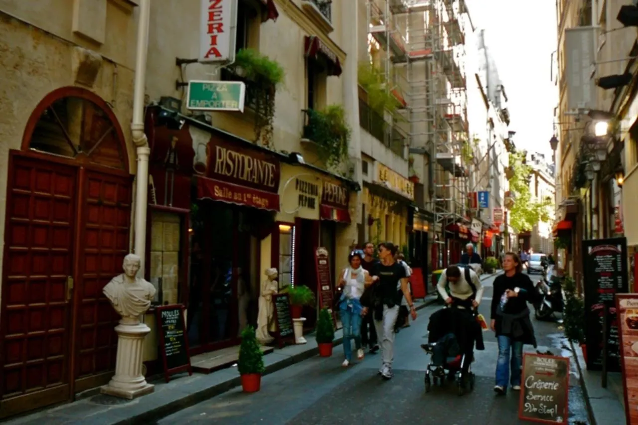 Luckey Homes - Rue Gregoire De Tours Paris Frankrike